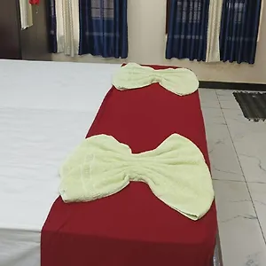  Hotel Sri Padmanabha Tourist